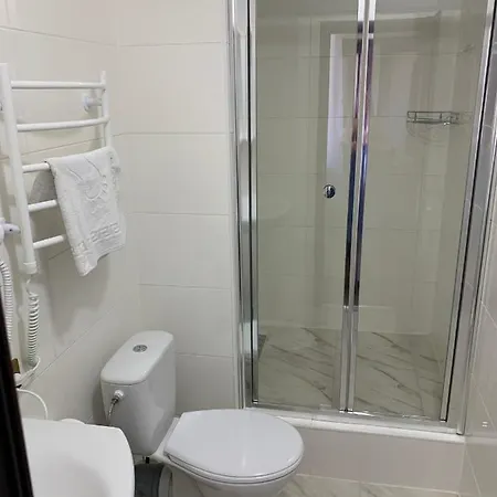 Hotel вікторія *