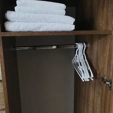 вікторія Hotel *