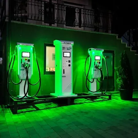 вікторія Hotel