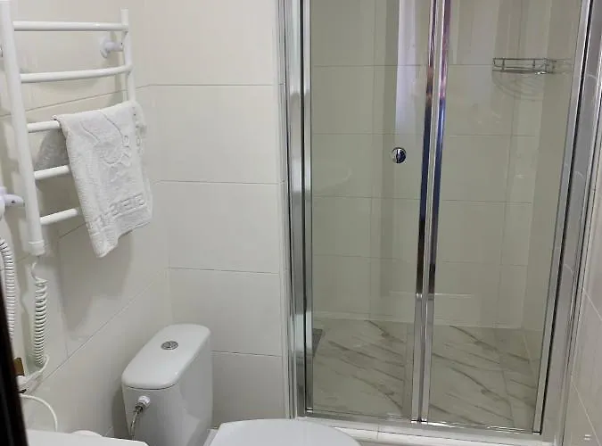 Hotel вікторія *